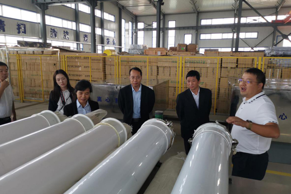 陜西航天建設(shè)集團(tuán)有限公司總經(jīng)理、黨委副書記謝明娟率隊(duì)赴遼寧一諾環(huán)保產(chǎn)業(yè)集團(tuán)開展考察調(diào)研工作