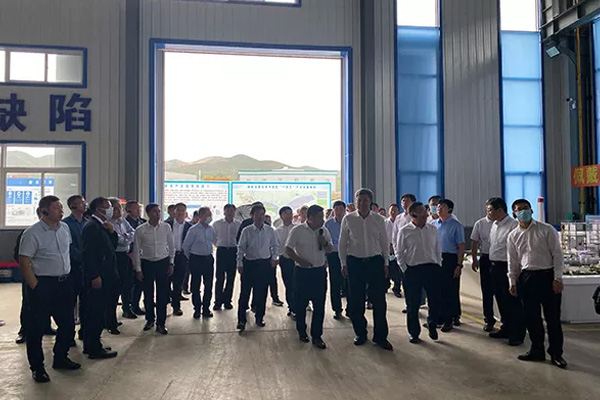 內(nèi)蒙古自治區(qū)黨委常委、通遼市委書記孟憲東攜考察團到一諾環(huán)境考察指導